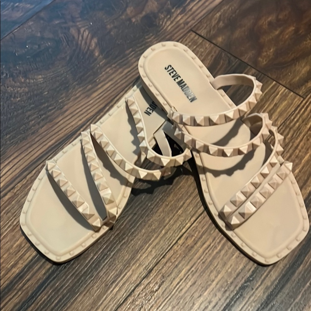 Steve Madden Cream Sandals Minimalist Flat Sole NWOT
